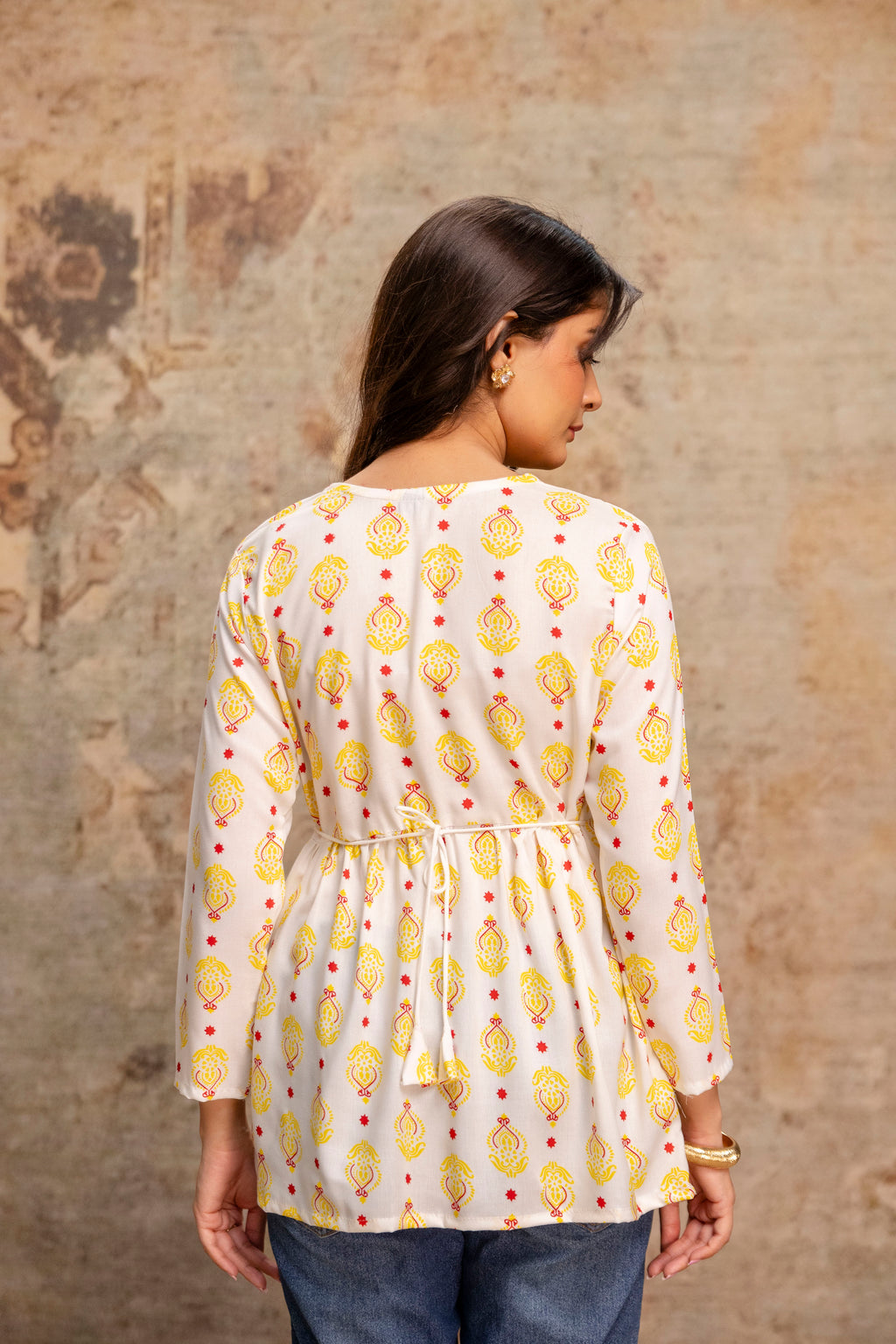 White & Yellow -001